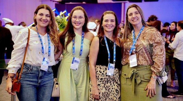 O Recife CVB é uma associação sem fins lucrativos, fundada em 2001, que congrega entidades ligadas ao setor de turismo, indústria de eventos e serviços de Pernambuco