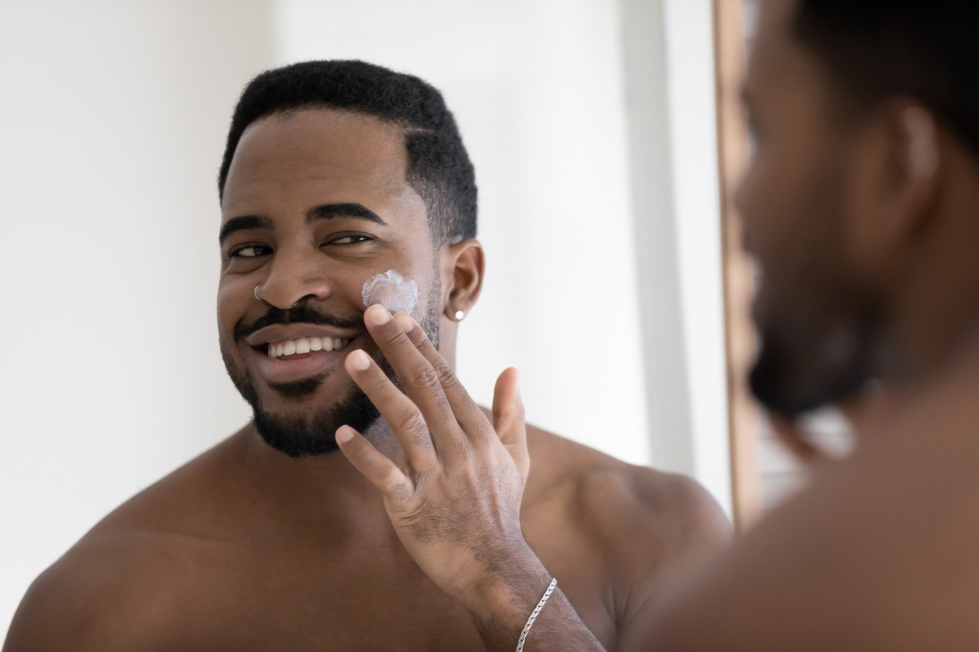 6 passos para criar uma rotina de beleza masculina sem complicação