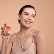 5 perfumes femininos que fixam o dia todo e custam menos de R$ 150