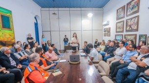Imagem de reunião da Prefeitura de Olinda em relação aos impactos das chuvas