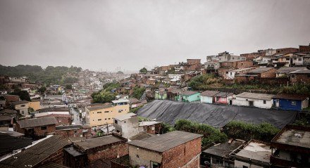 Área de morro, com proteção de encosta, na Zona Norte do Recife
