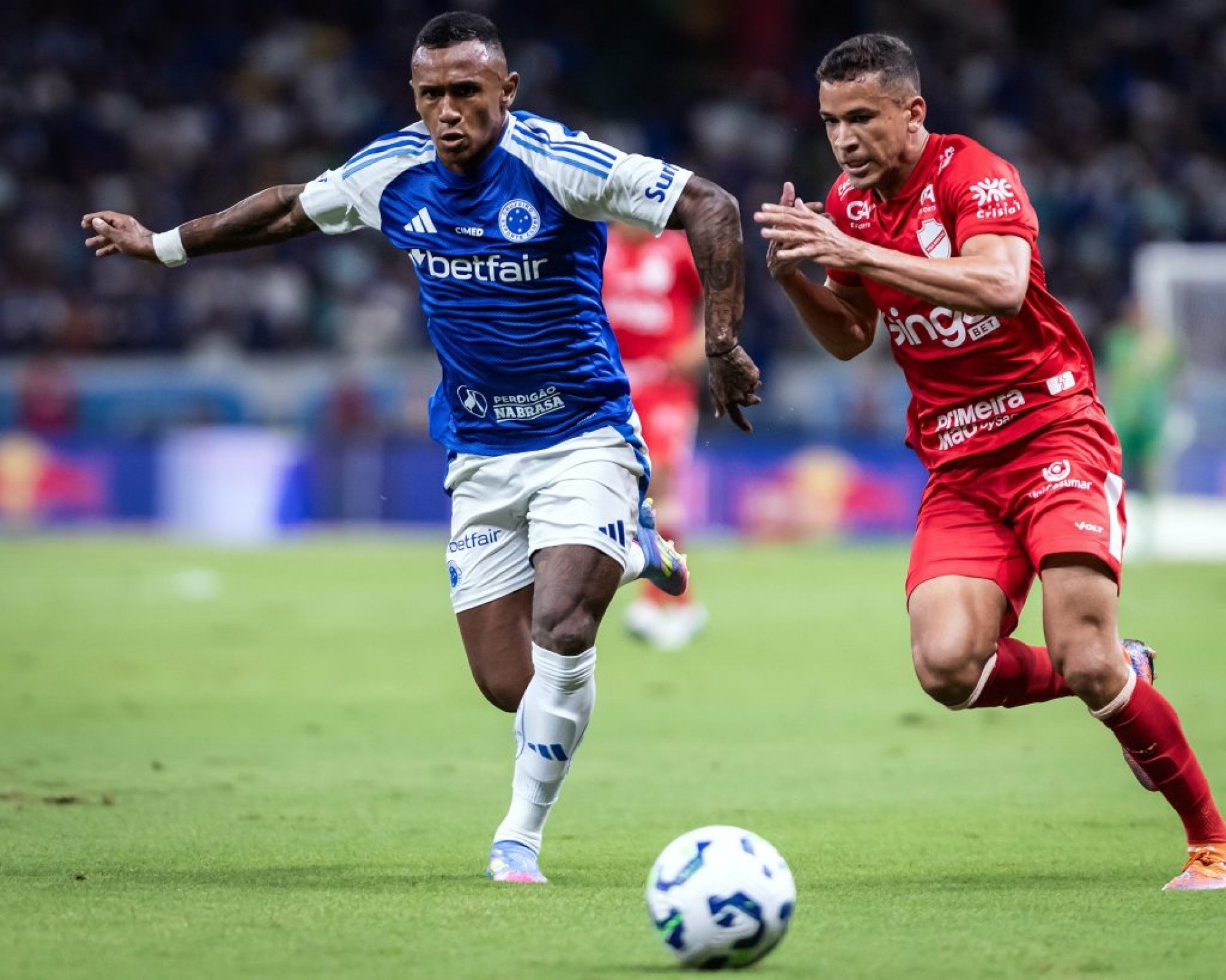 Marquinhos é ausência nos últimos jogos do Cruzeiro devido a obrigação de compra