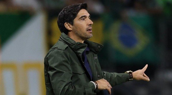 O treinador Abel Ferreira concedeu entrevista coletiva após a vitória do Palmeiras sobre o Bolivar na noite desta quinta-feira(15), por 2 a 0, no Allianz Parque. Os gols do Verdão foram marcados por Murilo e Facundo Torres. Abel evitou o assunto renovação de vínculo, comentou sobre a preparação da equipe diante de um calendário complicado [&amp;#8230;]