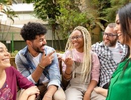 10 formas diferentes de como fazer amigos e influenciar pessoas