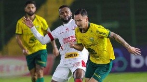 Imagem da partida entre Ypiranga e Náutico
