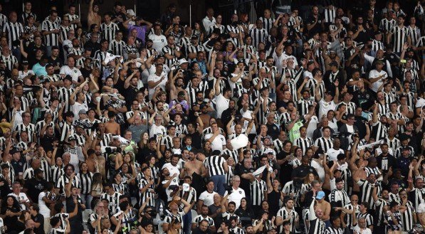 Clube alvinegro não assinou documento de reunião e cobra revisão da decisão tomada para o clássico contra o Flamengo