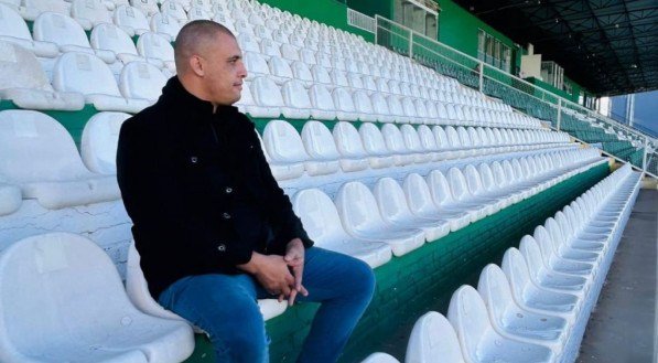 Profissional atua com foco em performance individual e inteligência de mercado