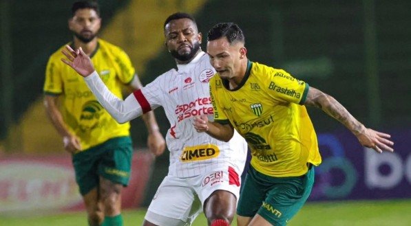 Imagem da partida entre Ypiranga e Náutico
