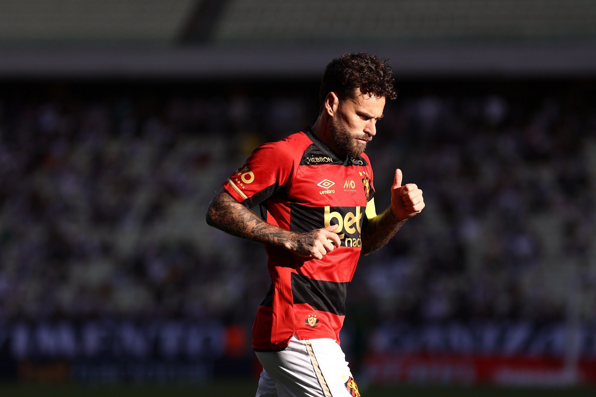 Imagem do meia Lucas Lima, do Sport, no jogo contra o Ceará