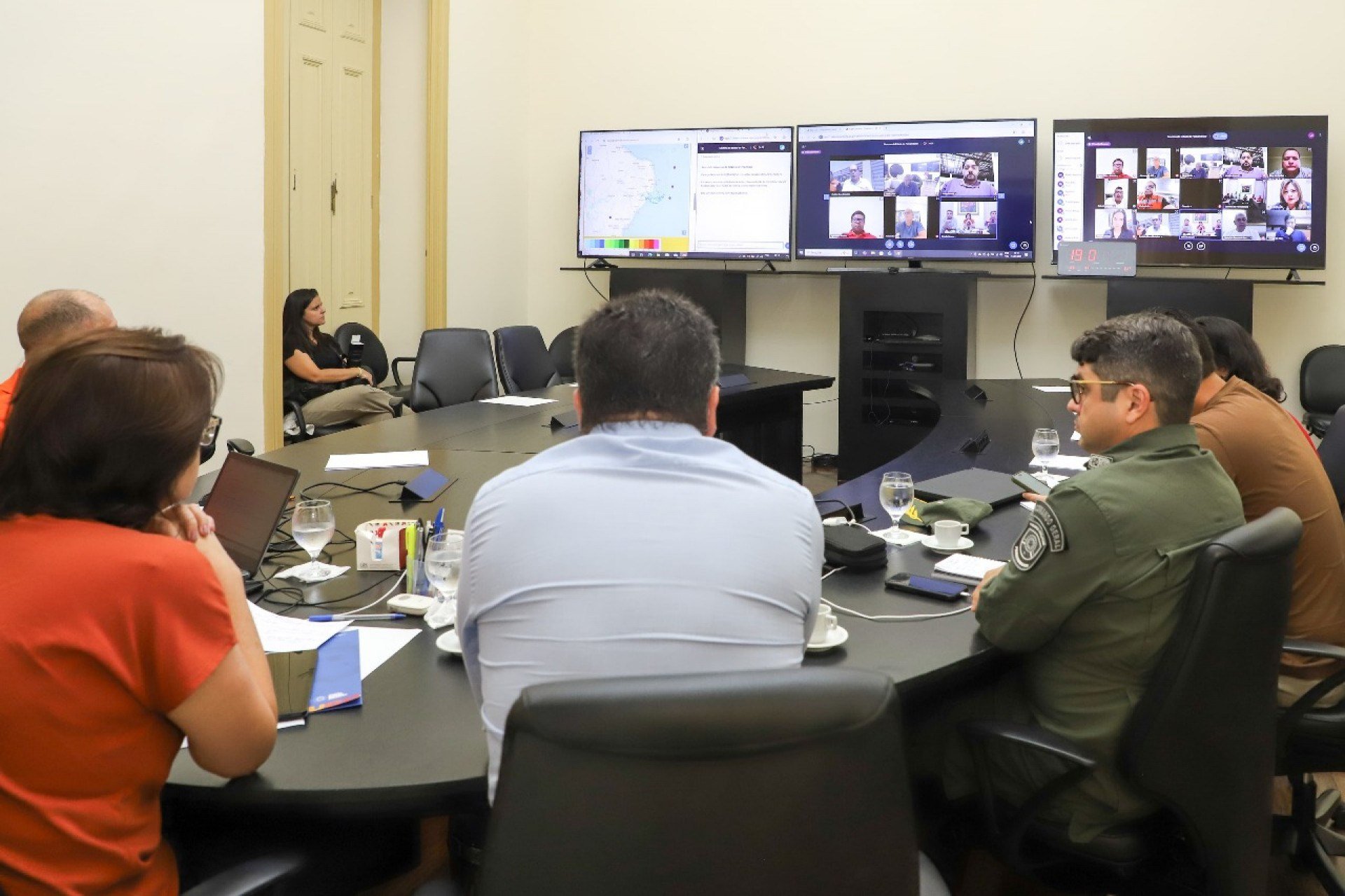 Estado e municípios discutem ações para enfrentar chuvas previstas na RMR e na Mata Sul