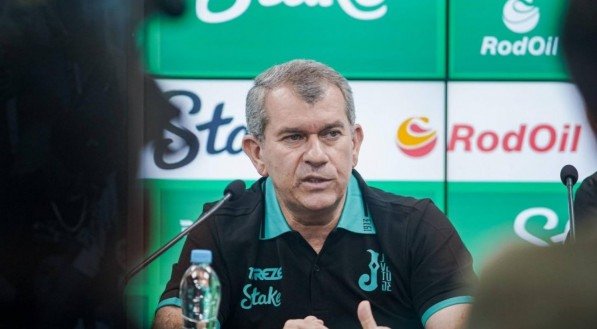 Treinador concedeu entrevista coletiva após o empate por 1 a 1 contra o Fluminense