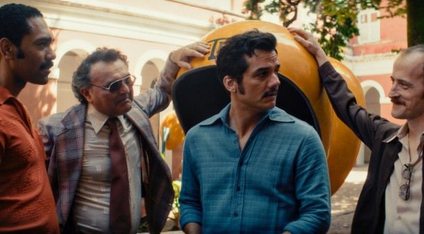 Cena de O Agente Secreto, filme de Kleber Mendonça Filho, protagonizado por Wagner Moura