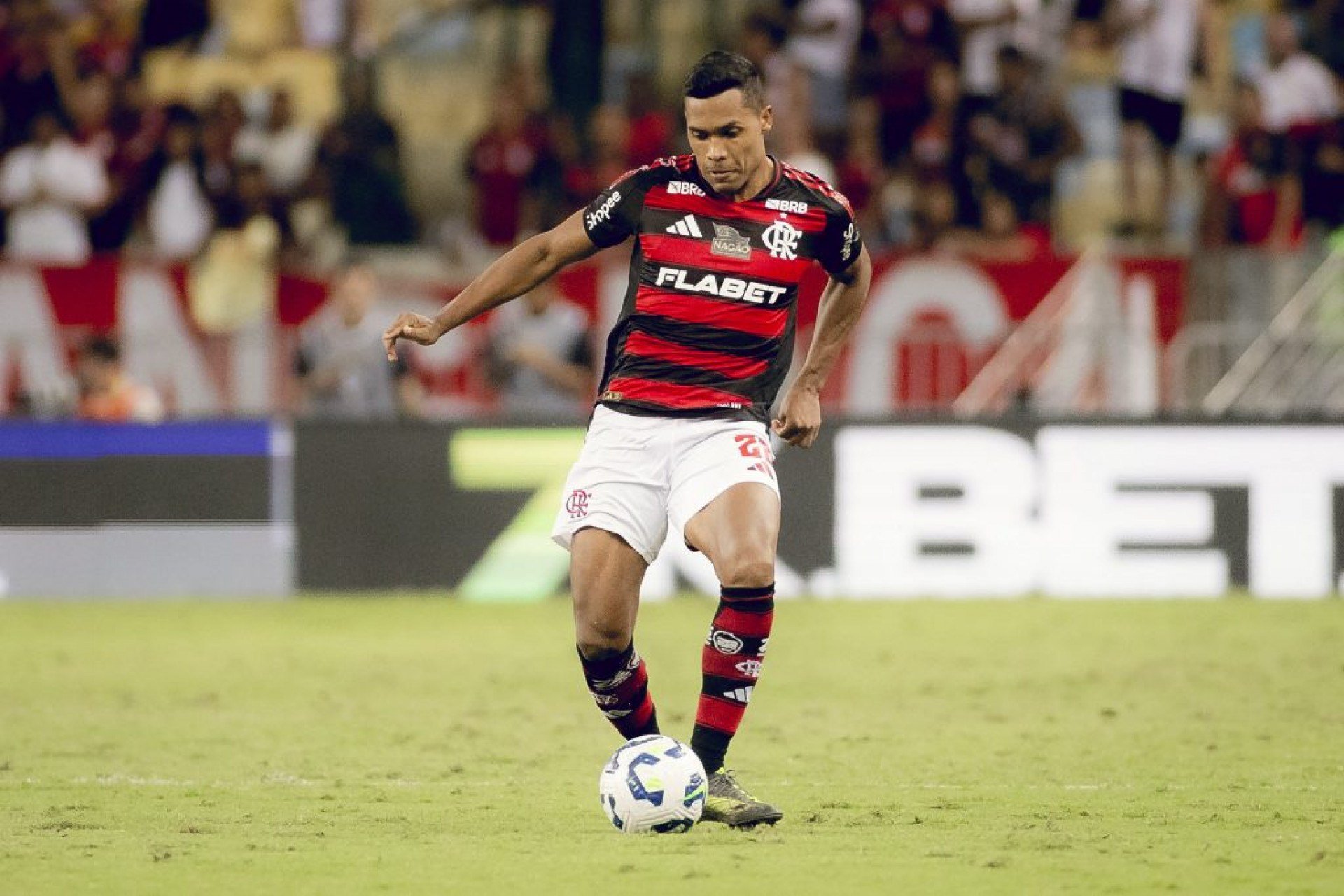 Alex Sandro valoriza ponto conquistado pelo Flamengo em clássico contra o Botafogo