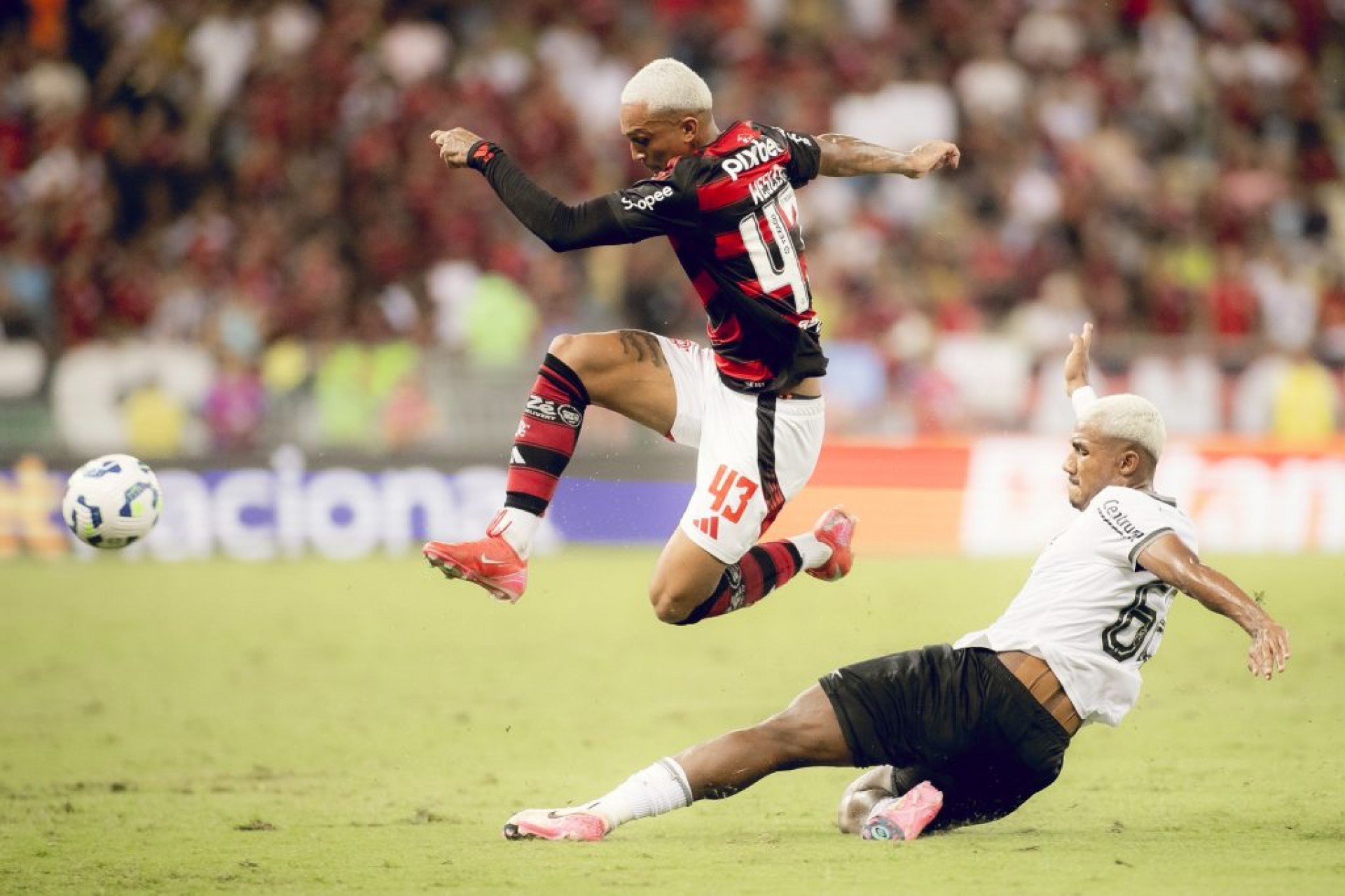 Em jogo truncado, Flamengo empata com Botafogo no Maracanã