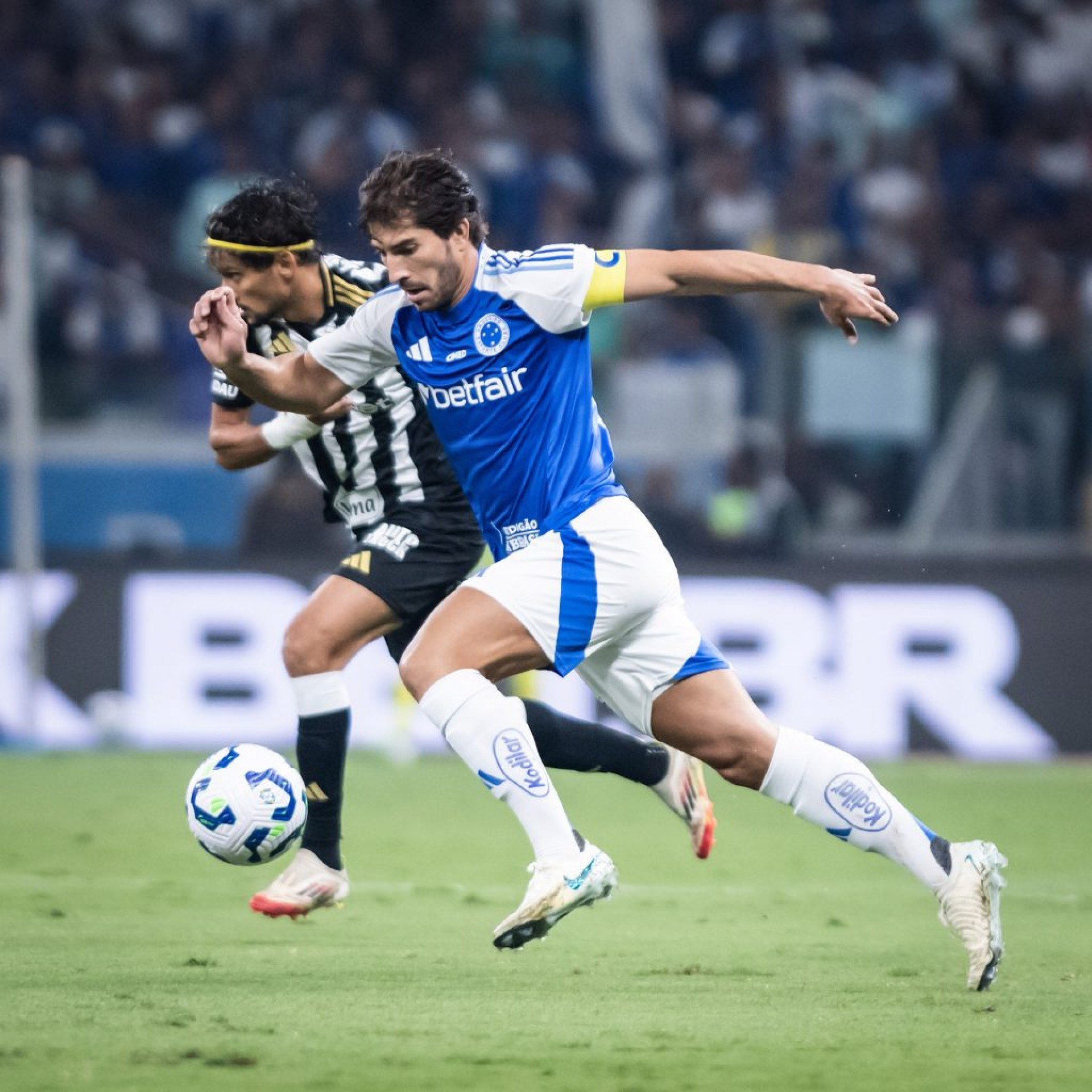 Villalba e Lucas Silva são destaques do Cruzeiro no clássico