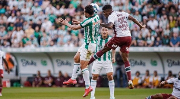 Resultado mantém a equipe Jaconera na zona de rebaixamento e impede o Tricolor carioca de entrar no G6 do Brasileirão.