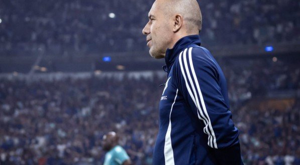 Leonardo Jardim comenta jogo da Copa do Brasil no meio da semana e revela planos para a sequência