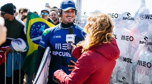 Gabriel Medina participou de conversa informal com surfista brasileiro e montou agenda com 12 eventos.
