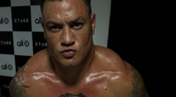 Acelino “Popó” Freitas mal saiu do ringue e já tem novo adversário confirmado: o fisiculturista Felipe Franco. Após vencer Duda Nagle por decisão unânime no último sábado (17), o tetracampeão mundial de boxe aproveitou a entrevista ainda no ringue para provocar o próximo rival e agitar o público presente no Fight Music Show. “Quero bater [&amp;#8230;]