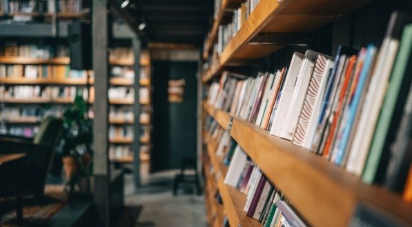 Você vai se arrepender se não ler esses 5 livros antes do fim do ano