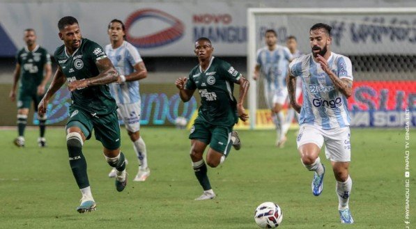 Paysandu e Goiás se enfrentaram neste domingo (18) às 18h30, no Mangueirão pela 8ª rodada da segunda divisão do Campeonato Brasileiro. O jogo terminou 0 a 0 e ambos os times somaram apenas 1 ponto