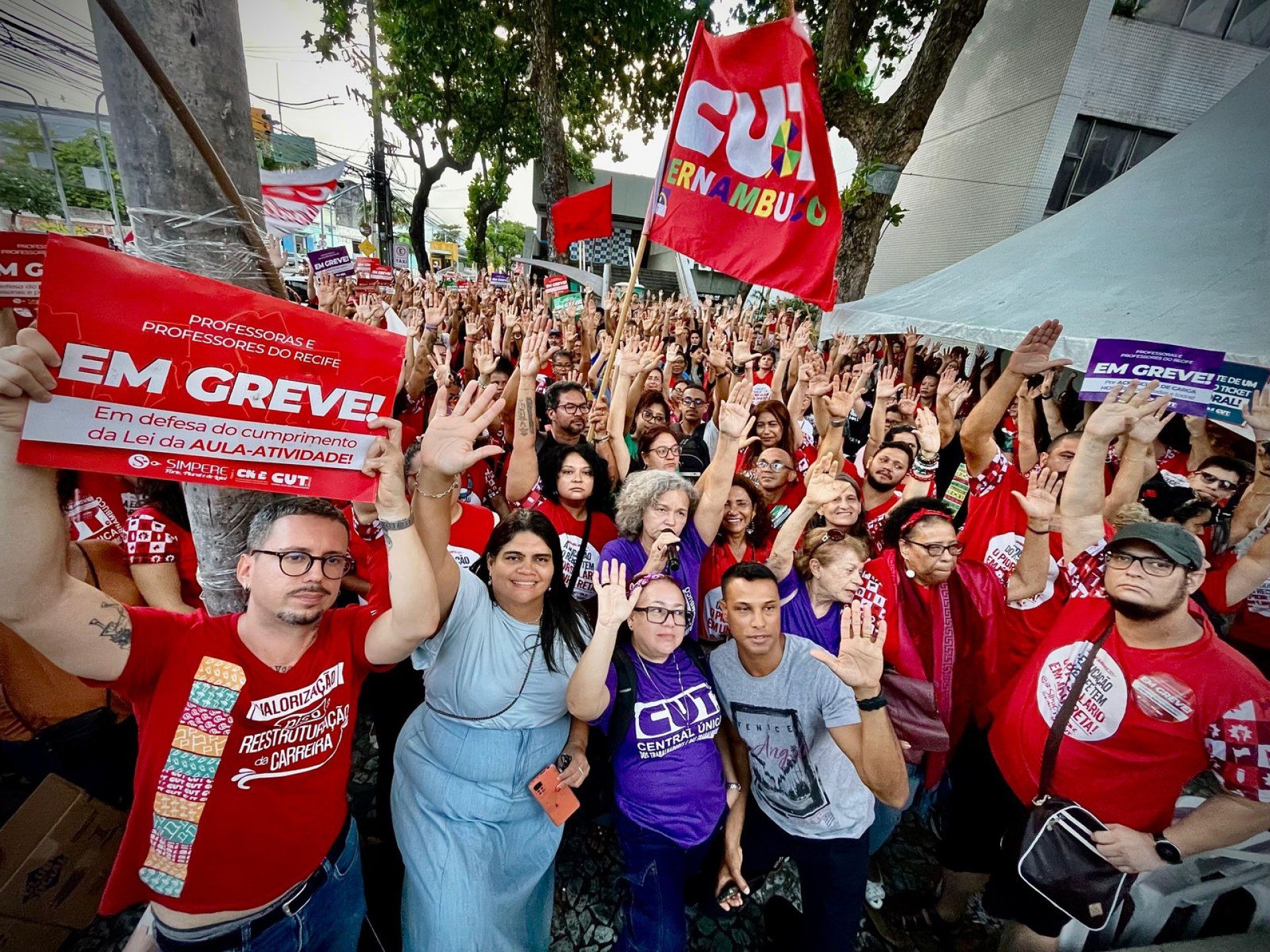 Greve dos professores: sem acordo, professores recusam proposta da Prefeitura do Recife e seguem em assembleia permanente
