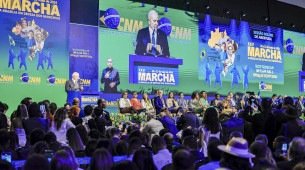 Presidente Luiz Inácio Lula da Silva (PT) discursou na abertura da 26ª Marcha Nacional dos Prefeitos, em Brasília, nesta terça-feira (20)