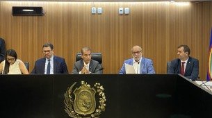 Alberto Feitosa e Waldemar Borges comandaram críticas ao governo em reunião da CCLJ na Alepe