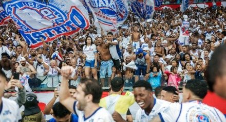 Clássico do último domingo (18), pelo Brasileirão, que terminou com triunfo do Bahia, teve 47.273 ingressos vendidos na Casa de Apostas Arena Fonte Nova.