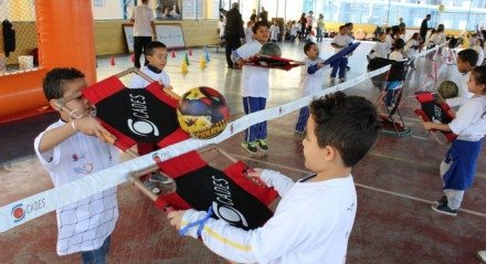 Instituto CADES já estabeleceu parceria com mais de 130 escolas para promover o esporte como agente transformador na vida de crianças e adolescentes
