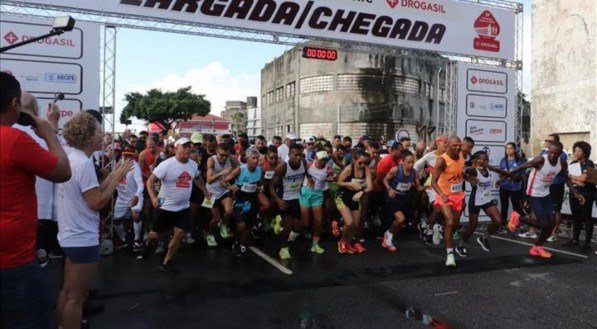 Largada da Corrida das Pontes do Recife em 2024