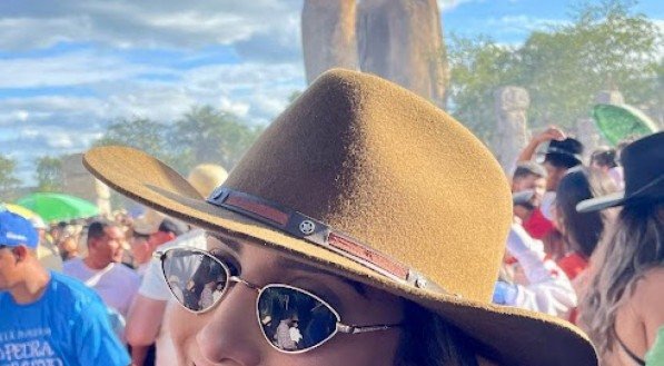 Emanuelly Nery, rainha da "Cavalgada da Pedra do Reino", no final de semana em São José do Belmonte
