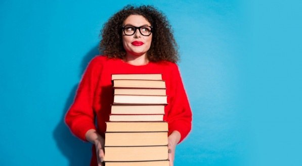 Os 10 livros de romance mais vendidos da Amazon revelam o que os leitores estão buscando no amor