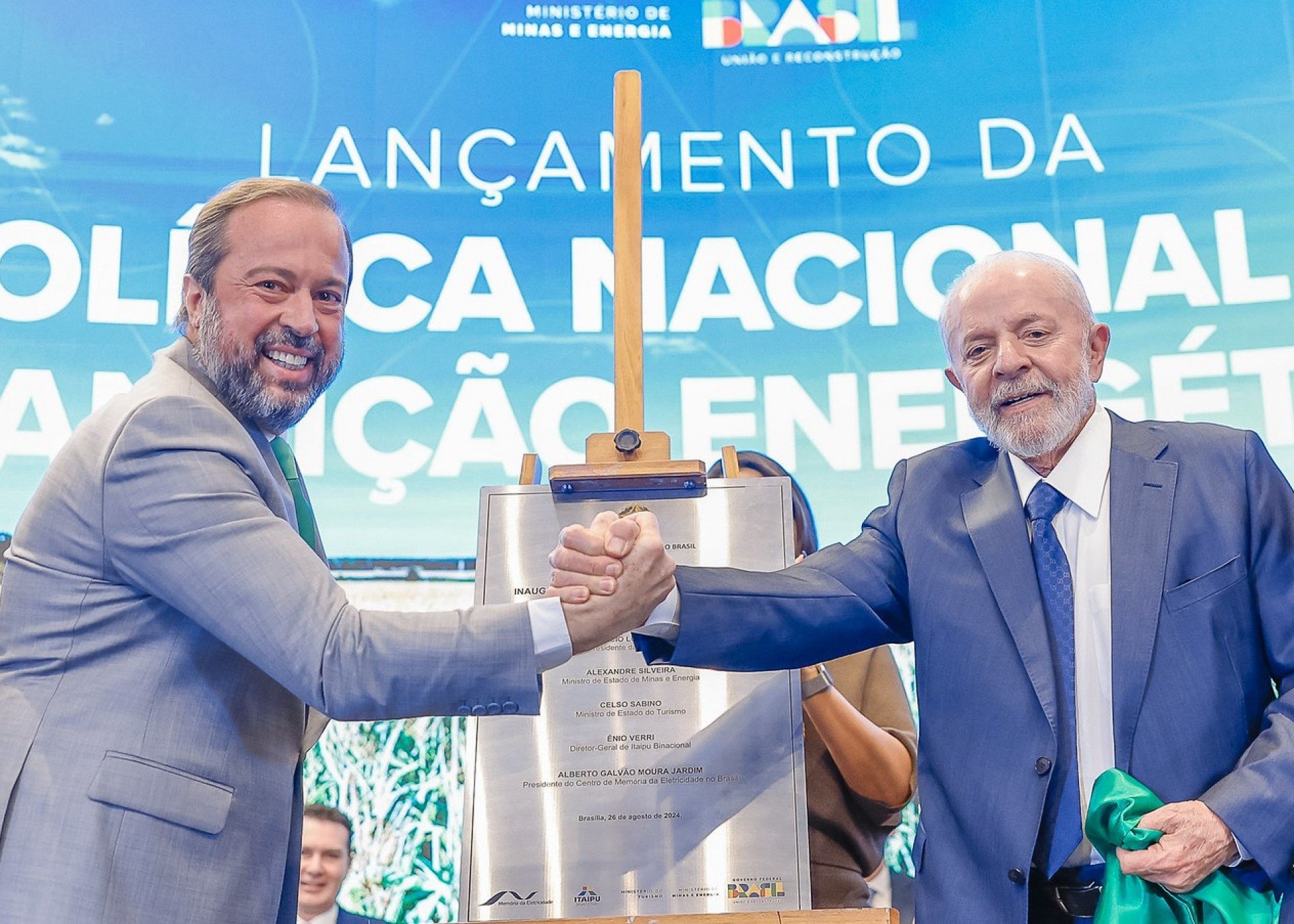 Foto da capa: Cena Política