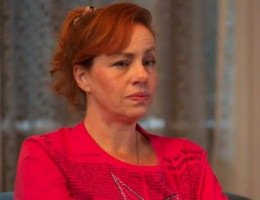 Karine Teles revela namoro com homem mais novo, assim como Aldeíde de 