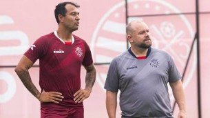 Vinícius em treino pelo Náutico no CT Wilson Campos