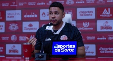 Guilherme dos Anos, auxiliar do Náutico, em entrevista coletiva