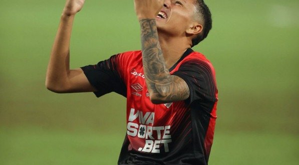 Kauã Moraes fez o único gol da partida e garantiu a classificação do Furacão