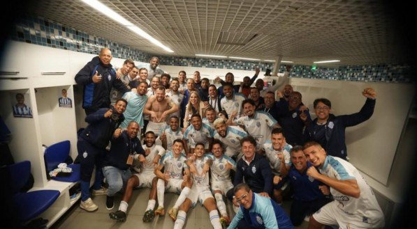 Com 3 a 2 no placar agregado, o Azulão garantiu a vaga na próxima fase da competição