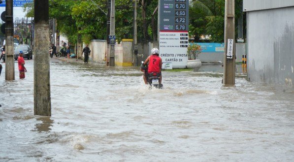 Chuvas e alagamentos no Grande Recife