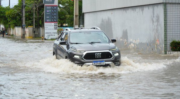 Chuvas e alagamentos no Grande Recife