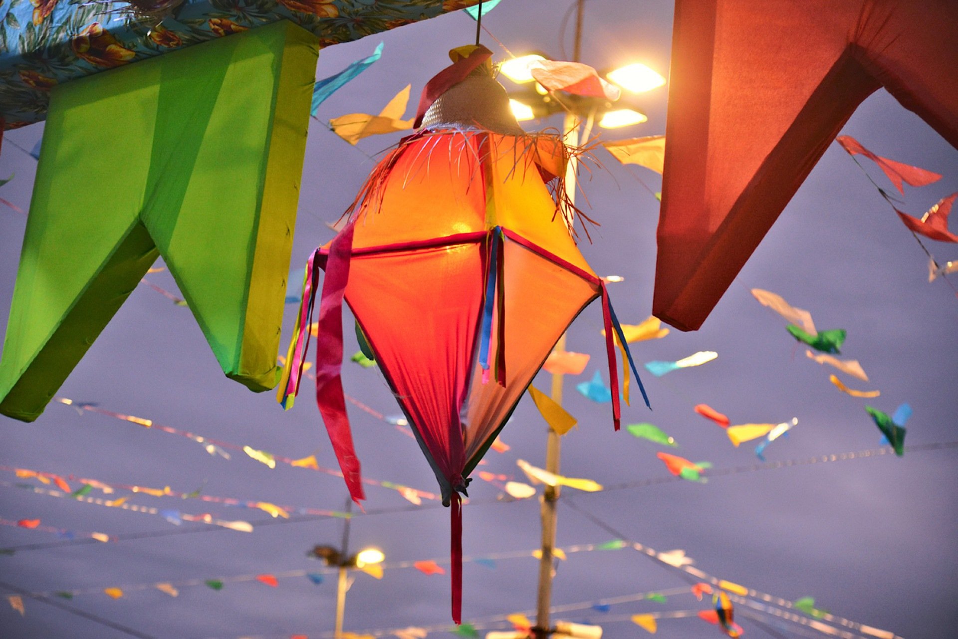 Dicas econômicas para organizar uma Festa Junina incrível e sem gastar muito