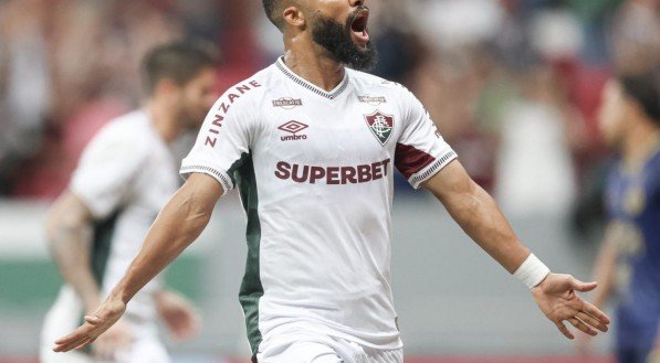 Samuel Xavier vive um excelente momento com a camisa do Fluminense em 2025. O jogador já igualou sua melhor marca ofensiva pelo clube carioca, registrada em 2023.