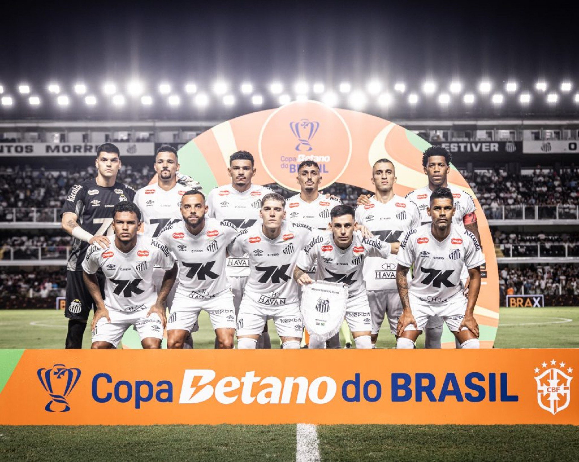 Santos e CRB decidem vaga nas oitavas da Copa do Brasil em duelo no Rei Pelé