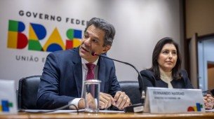 Ministros Fernando Haddad e Simone Tebet quando do anúncio do contingenciamento de R$ 31 bilhões do orçamento