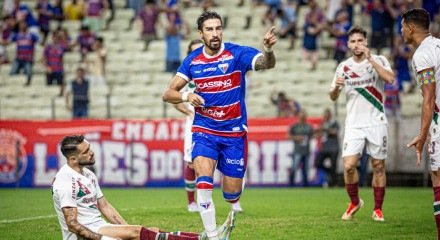 Lucero comemora gol marcado pelo Fortaleza