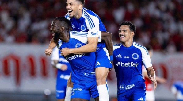 Cruzeiro chega a oito jogos de invecilidade na temporada
