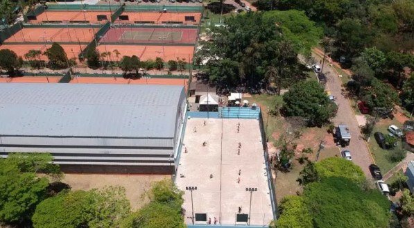 Pela primeira vez a cidade de Bauru (SP) receberá o Circuito Beach Tennis, o maior do país, que terá sua oitava etapa entre os dias 30 de maio, próxima sexta-feira, até o domingo, 1º de junho no tradicional Bauru Tênis Clube.  Serão oito quadras de disputas&amp;#160; e a presença especial do paulista Daniel Mola, sexto [&amp;#8230;]