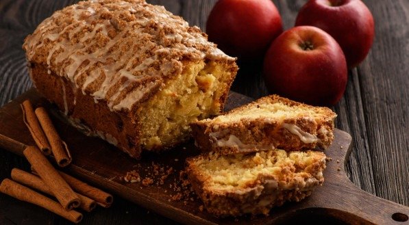 Receita de bolo integral de maçã, grãos e sementes