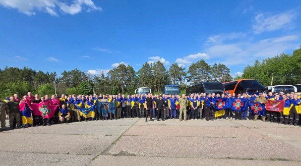 Rússia e Ucrânia libertam 390 prisioneiros cada em primeira troca